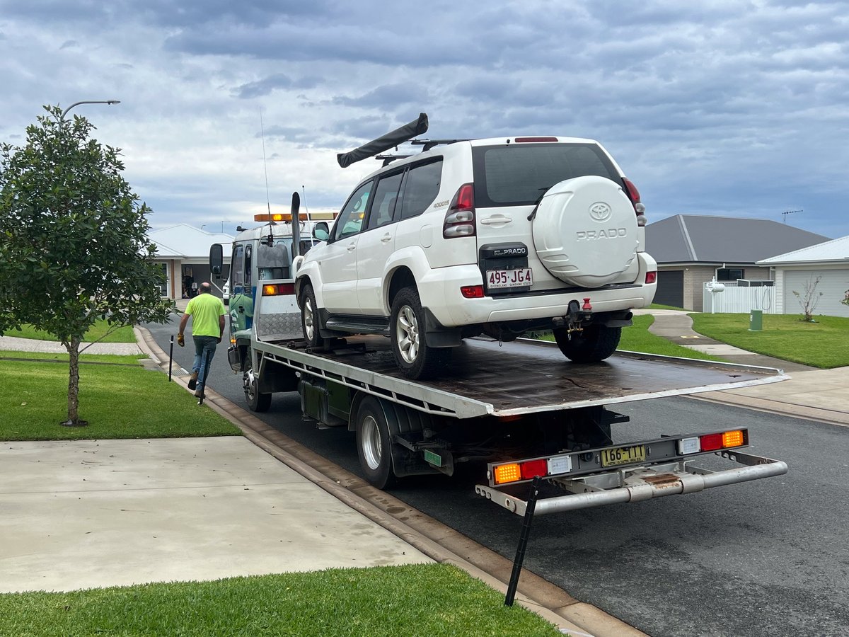 Onyx Auto Towing flatbed tow truck providing towing service in Fairfax Virginia
