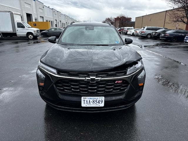 Vehículo en área comercial de Falls Church VA para remolque por accidente